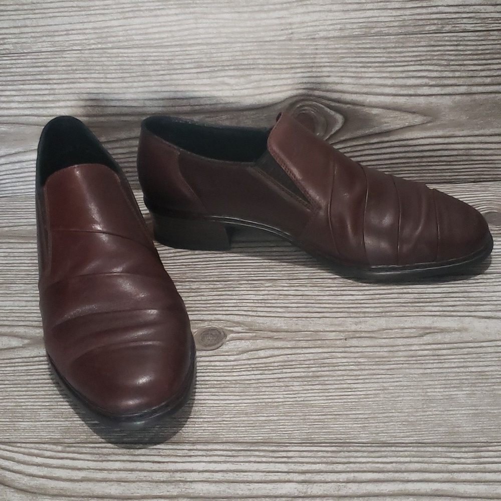 Rieker brown low heel woman loafers size 7.5